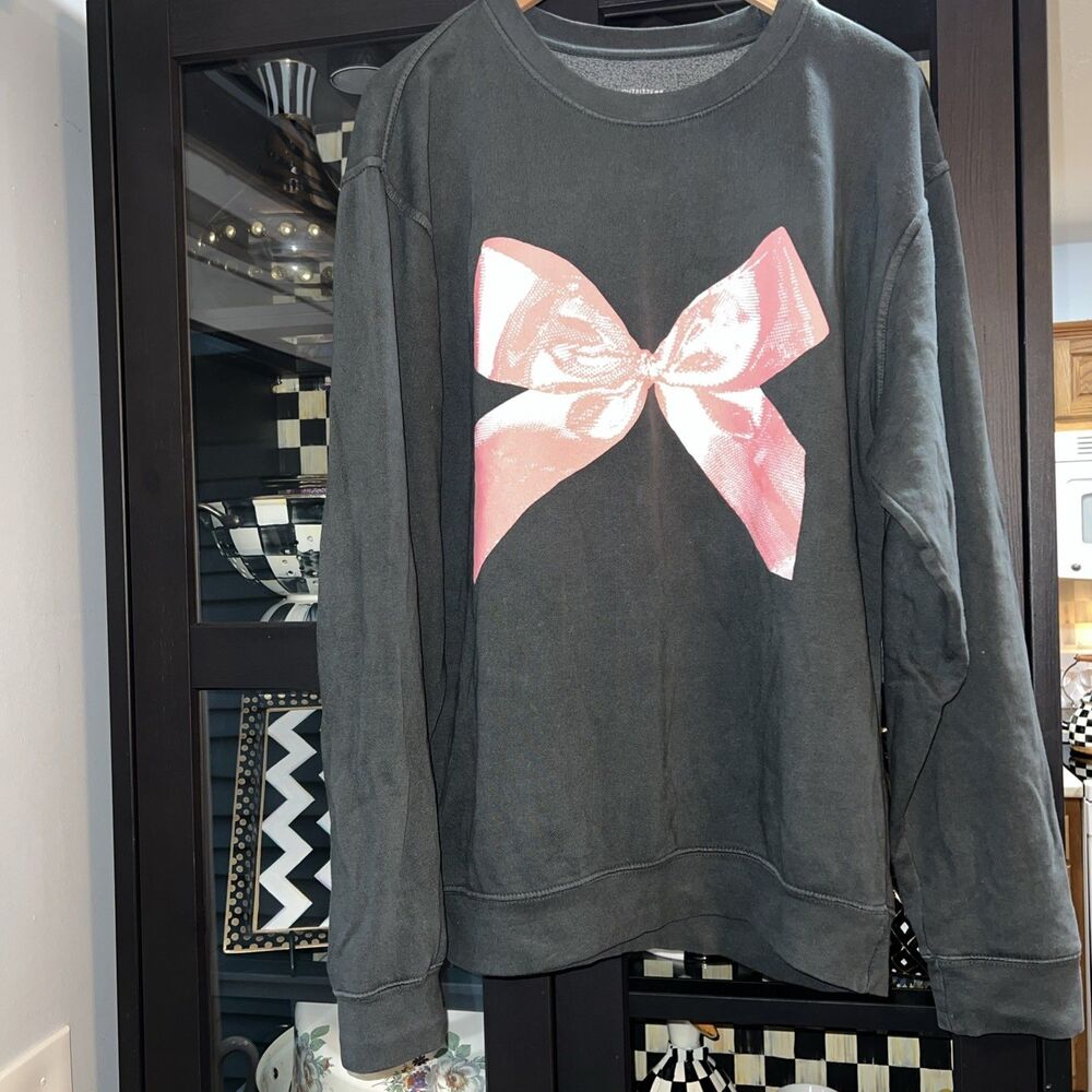 Urban Outfitters~Women’s~Over Dyed Gray Pink Bow Crew Neck Sweatshirt~Size Large